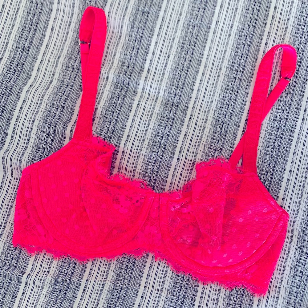 Victoria’s Secret Dream Angels push-up bra, size 34C